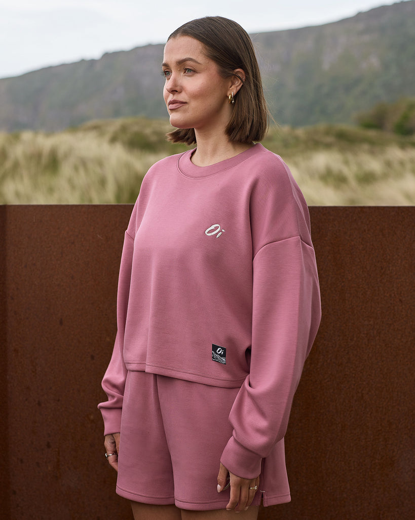 Women’s rose pink cropped sweatshirt with 3/4 length cut