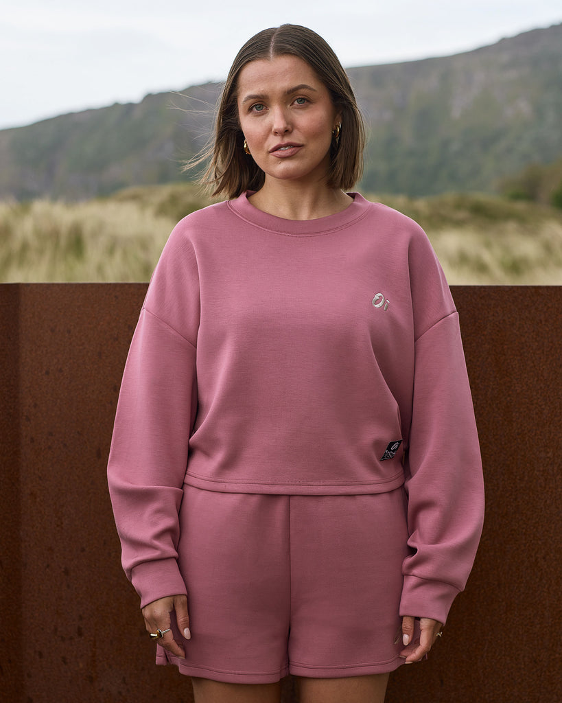 Women’s rose pink cropped sweatshirt with 3/4 length cut