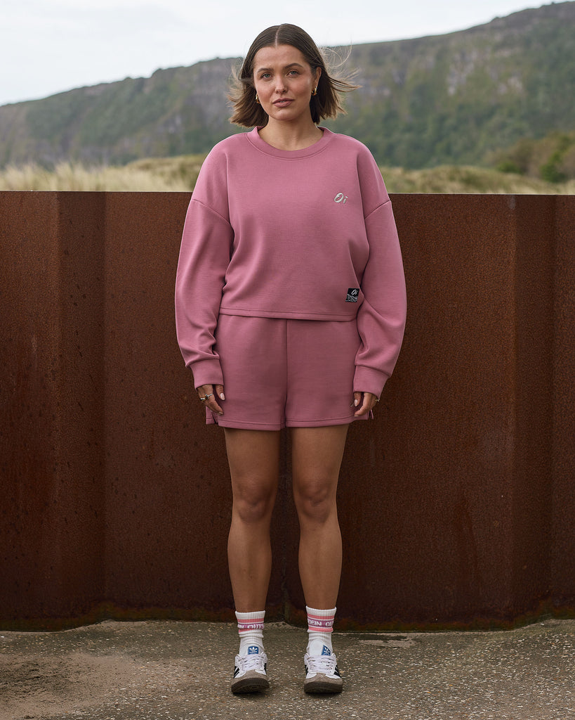Women’s rose pink cropped sweatshirt with 3/4 length cut