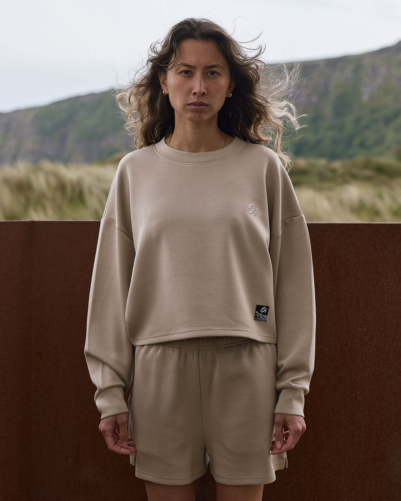 Women’s wheat cropped sweatshirt with 3/4 length cut