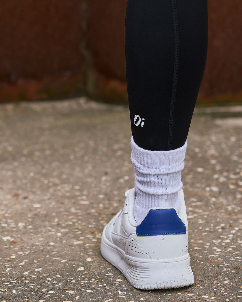 Jamboree leggings in black, seamless front with side pockets